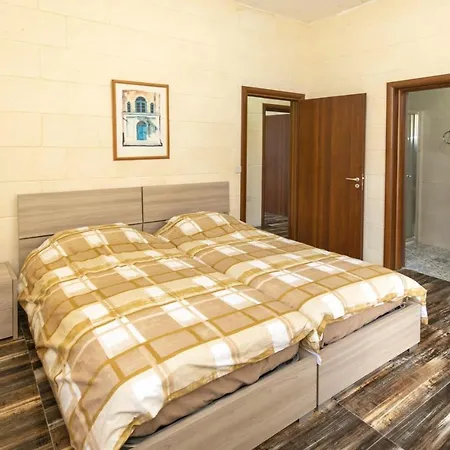 5 Bedroom Holiday With Private Pool * Xewkija