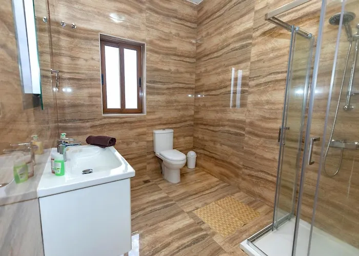 5 Bedroom Holiday With Private Pool