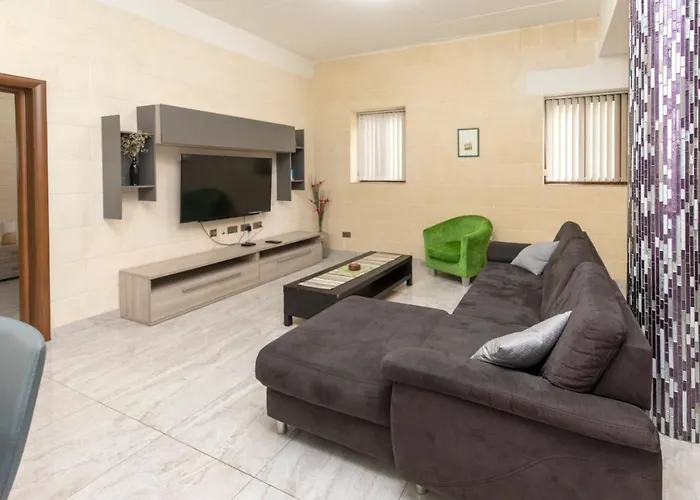 5 Bedroom Holiday With Private Pool