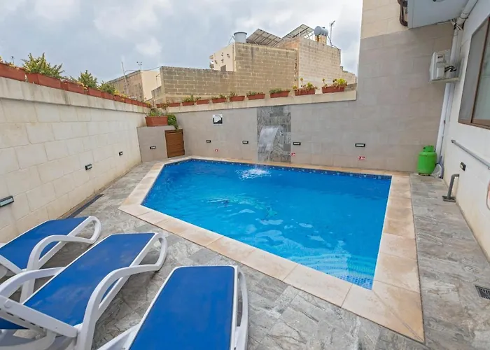 5 Bedroom Holiday With Private Pool Vakantiehuis